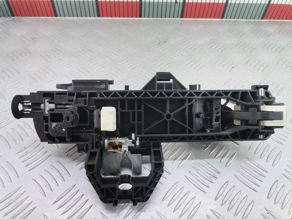 Ручка двери передней наружная левая MERCEDES-BENZ C-Class C-klasse W204 2007-2015