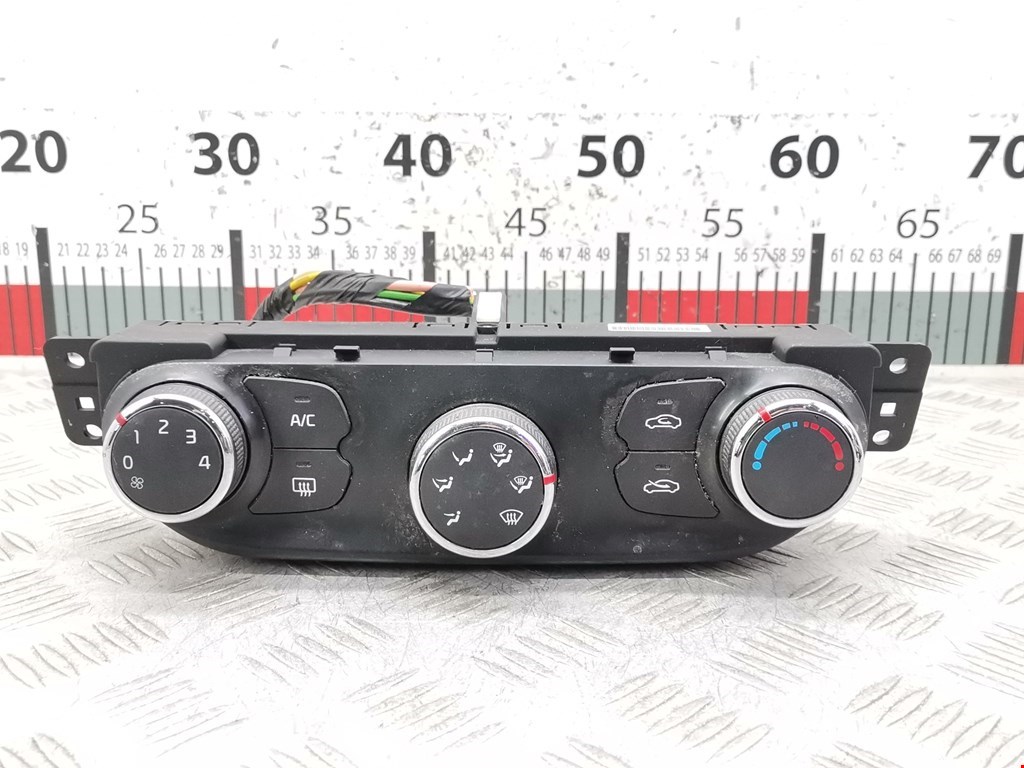 Блок управления климат-контроля Kia Ceed 2 (JD) (2012-2018)