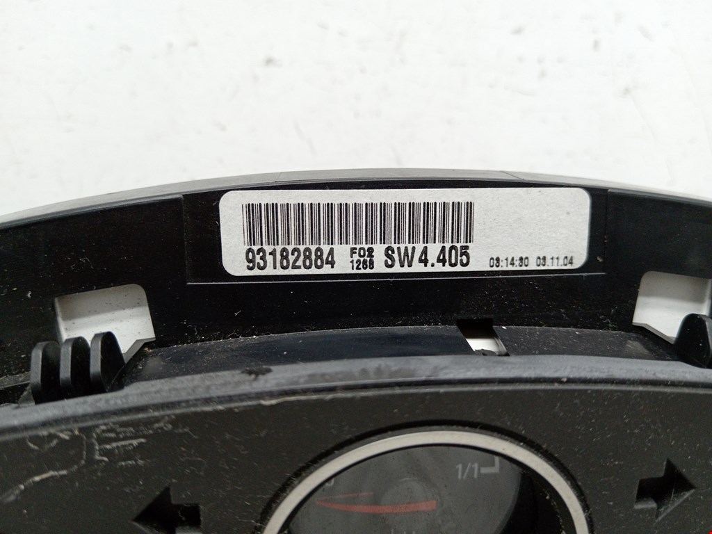 Панель приборов (щиток) OPEL Astra H/Family 2004-2015