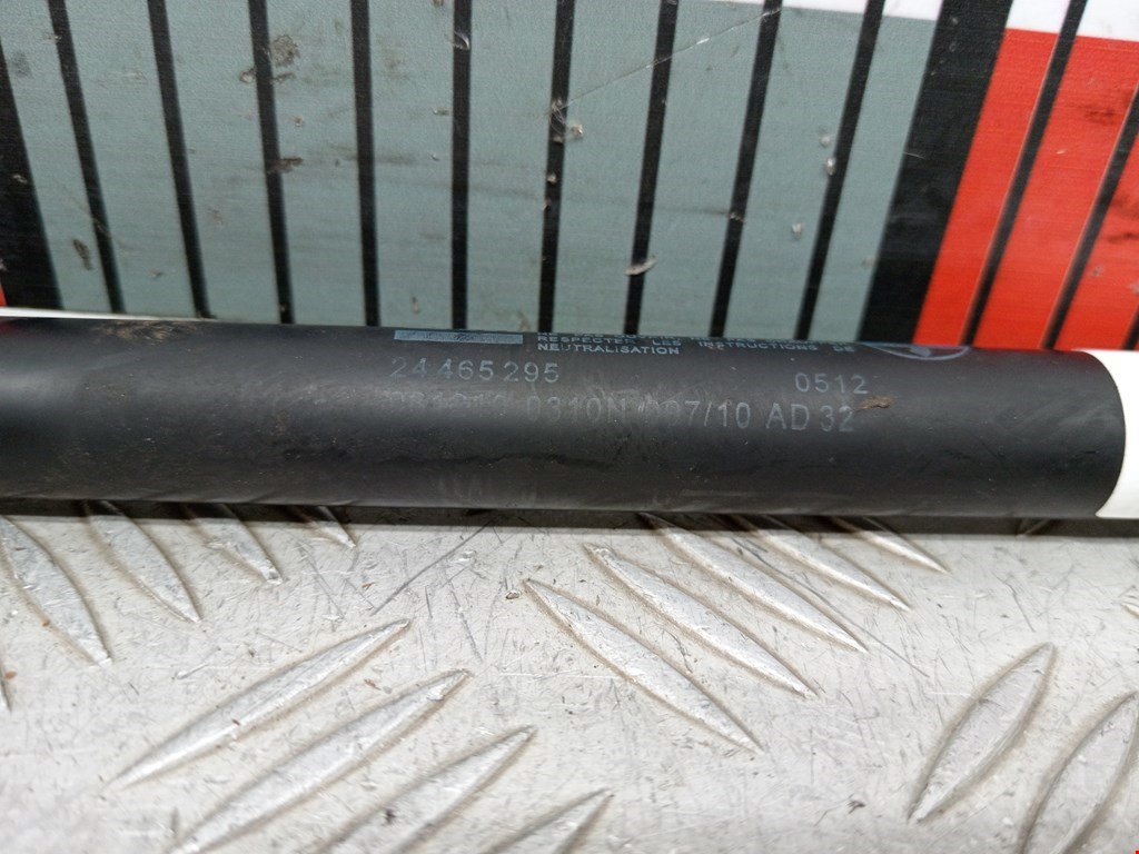 Амортизатор капота левый=правый OPEL Astra H/Family 2004-2015