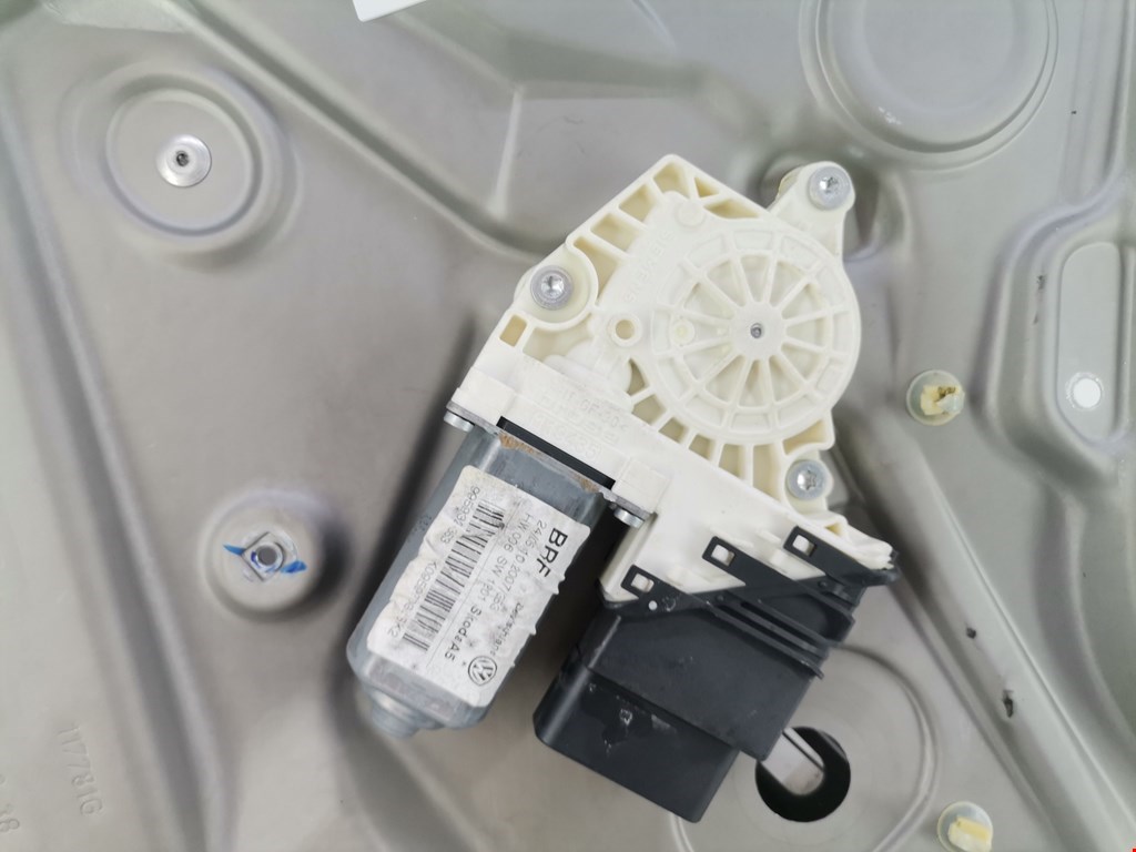 Стеклоподъемник задний левый SKODA Octavia A5 1Z- 2004-2013