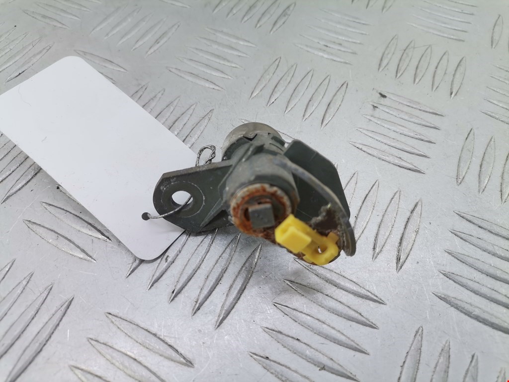 Вставка замка багажника HYUNDAI Santa Fe SM/ Classic 2000-2012