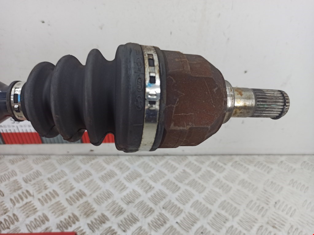 Полуось (привод, приводной вал) передняя правая KIA Cee'd II 2012-2018