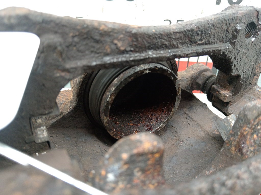 Суппорт передний правый PEUGEOT Expert II 2007-2016