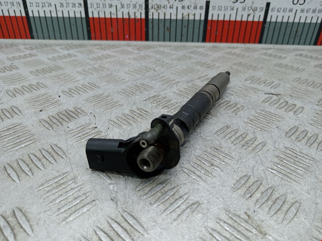 Форсунка дизельная электрическая VOLKSWAGEN Passat B6 2005-2011