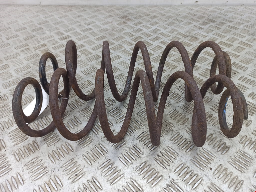 Пружина задняя левая/правая AUDI A4 B8 2007-2015