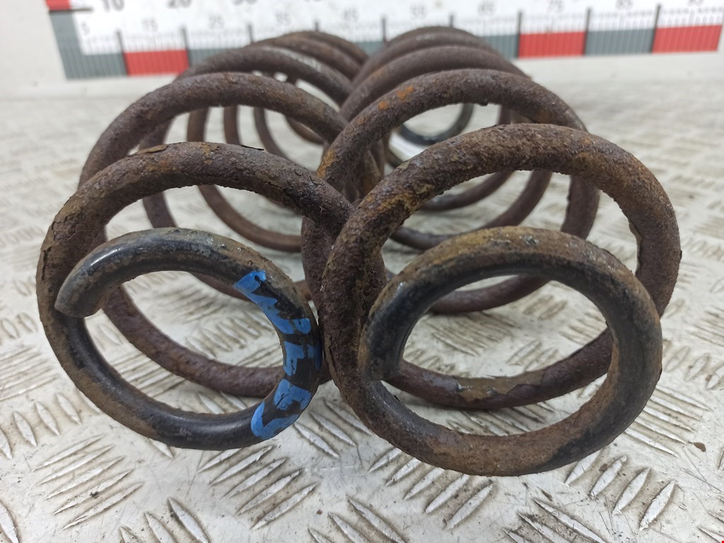 Пружина задняя левая/правая AUDI A4 B8 2007-2015