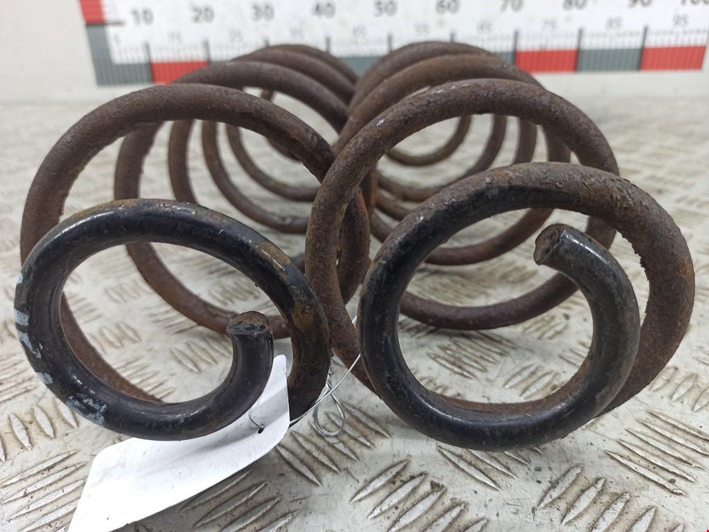 Пружина задняя левая/правая AUDI A4 B8 2007-2015