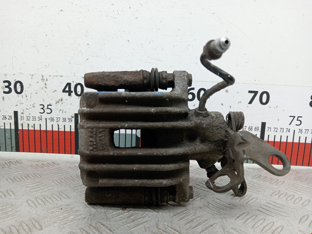 Суппорт задний правый AUDI A3 8P 2003-2013