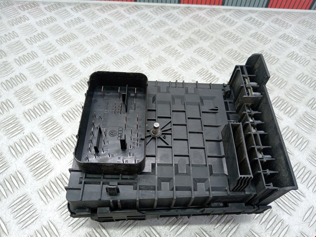 Датчик уровня в бачок омывателя AUDI A3 8P 2003-2013