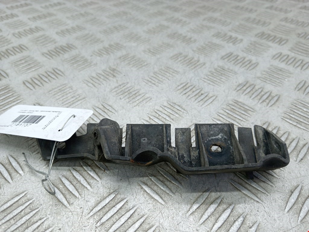 Кронштейн переднего бампера правый AUDI A3 8P 2003-2013