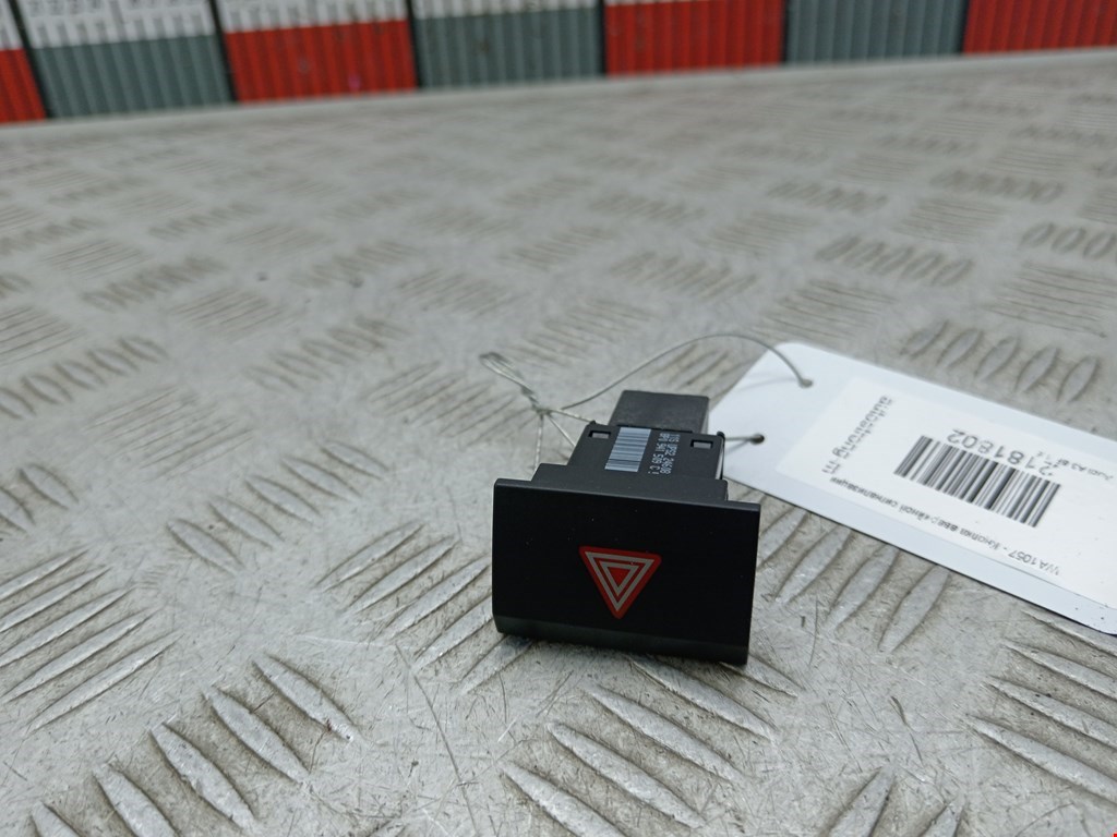 Кнопка аварийной сигнализации (аварийки) AUDI A3 8P 2003-2013