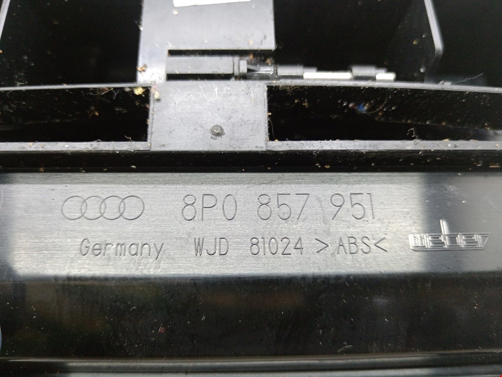 Пепельница передняя AUDI A3 8P 2003-2013