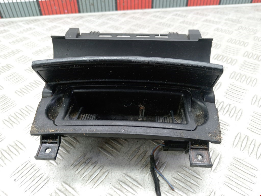 Пепельница передняя AUDI A3 8P 2003-2013