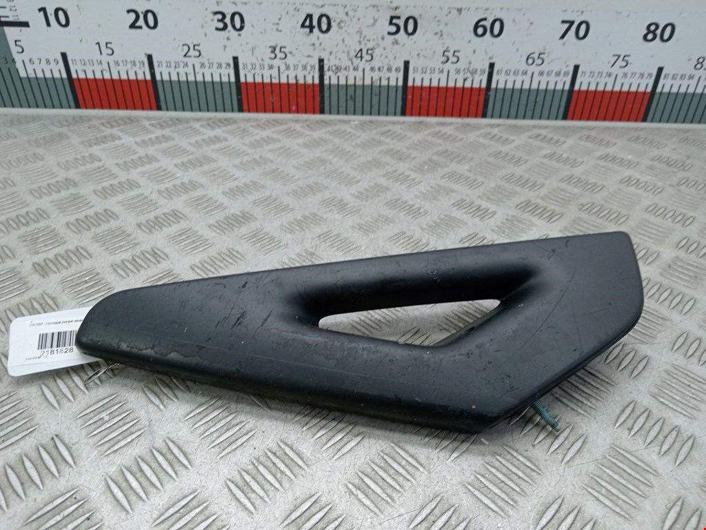 Накладка декоративная AUDI A3 8P 2003-2013