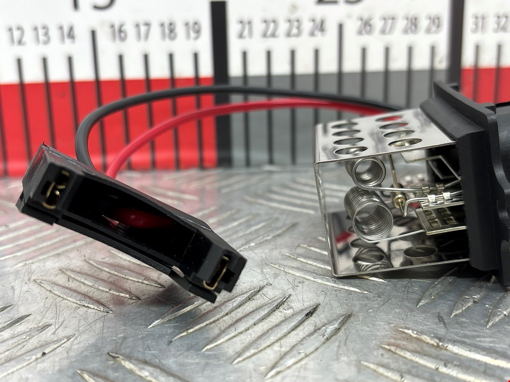 Резистор отопителя (сопротивление печки) RENAULT Clio 1991-1998