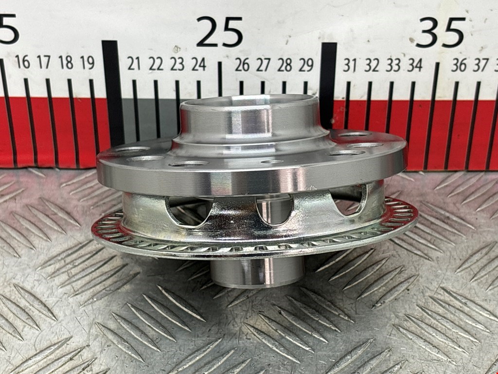 Ступица передняя левая/правая VOLKSWAGEN Golf III 1991-1997