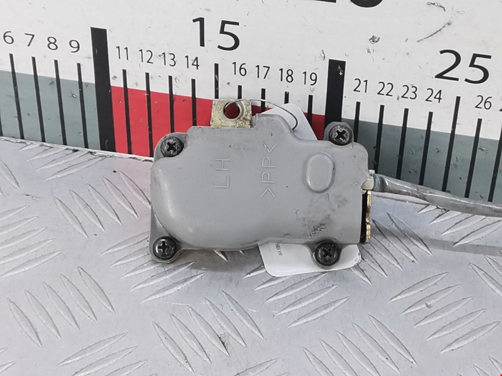 Вставка замка багажника MITSUBISHI Pajero Pinin H6,H7 1998-2006