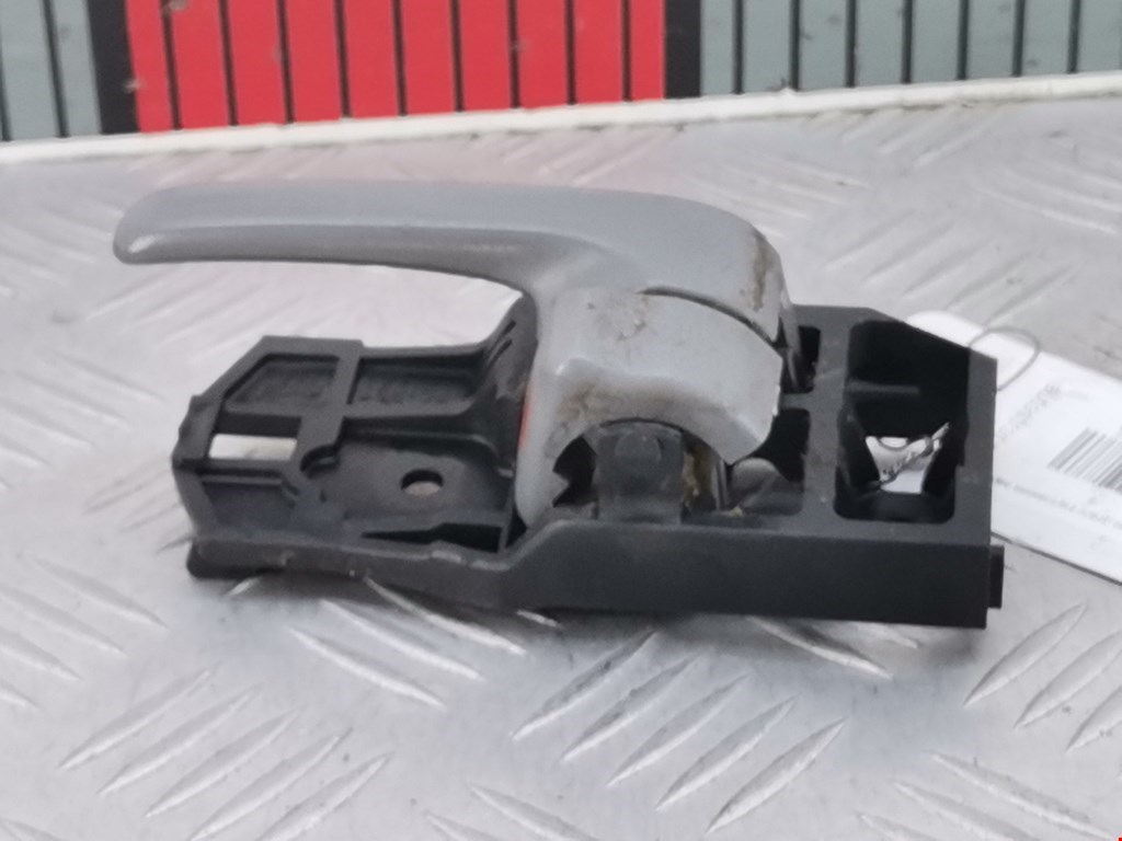 Ручка дверная передняя внутренняя левая TOYOTA RAV 4 XA20 2000-2005