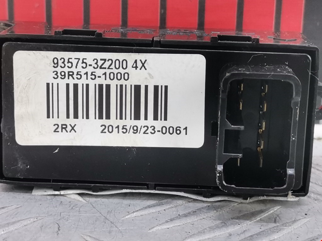 Кнопка стеклоподъемника HYUNDAI i40 2011-2019