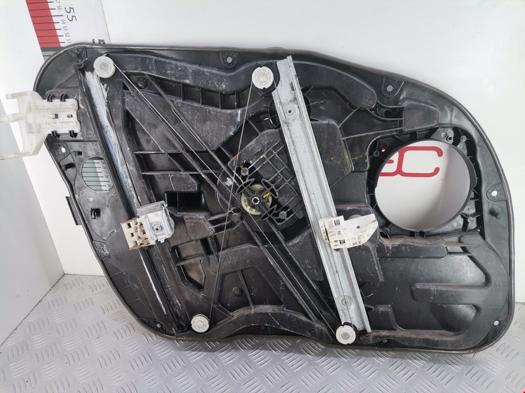 Стеклоподъемник передний правый HYUNDAI i40 2011-2019