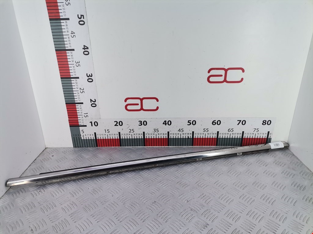 Накладка декоративная (молдинг) стекла двери задней левой Hyundai i40 (VF) (2011-2019)