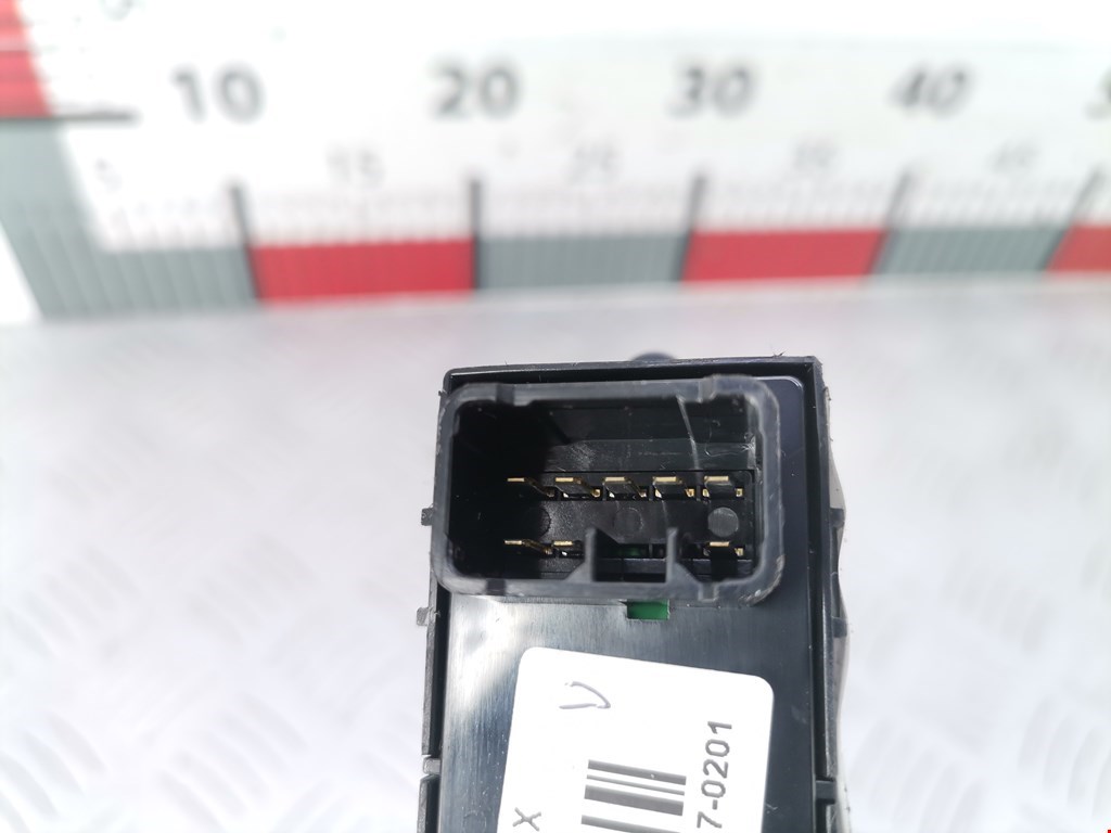 Кнопка стеклоподъемника HYUNDAI i40 2011-2019