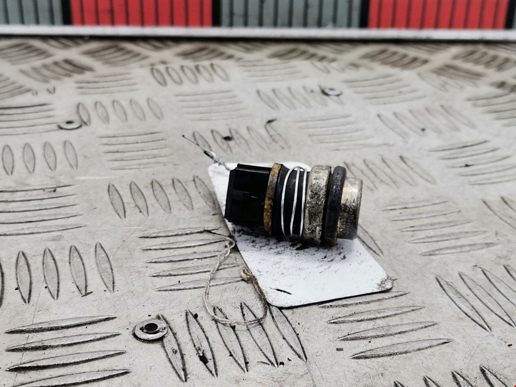 Датчик температуры (охлаждающей жидкости) VOLKSWAGEN Polo III 1994-2001