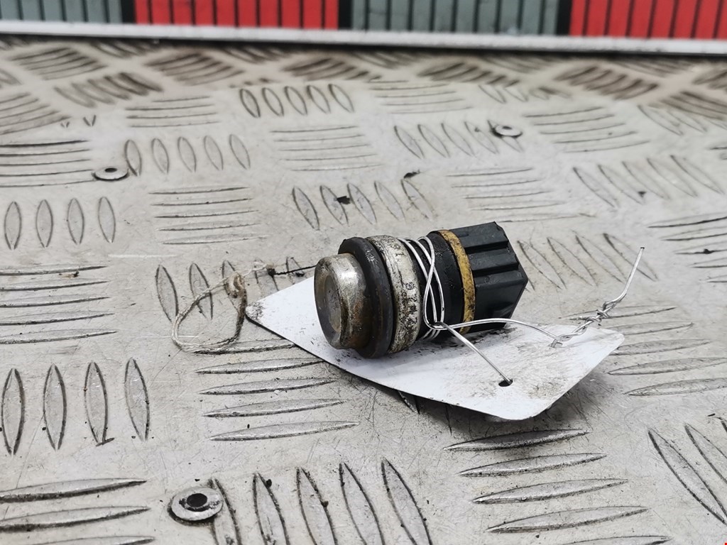 Датчик температуры (охлаждающей жидкости) VOLKSWAGEN Polo III 1994-2001