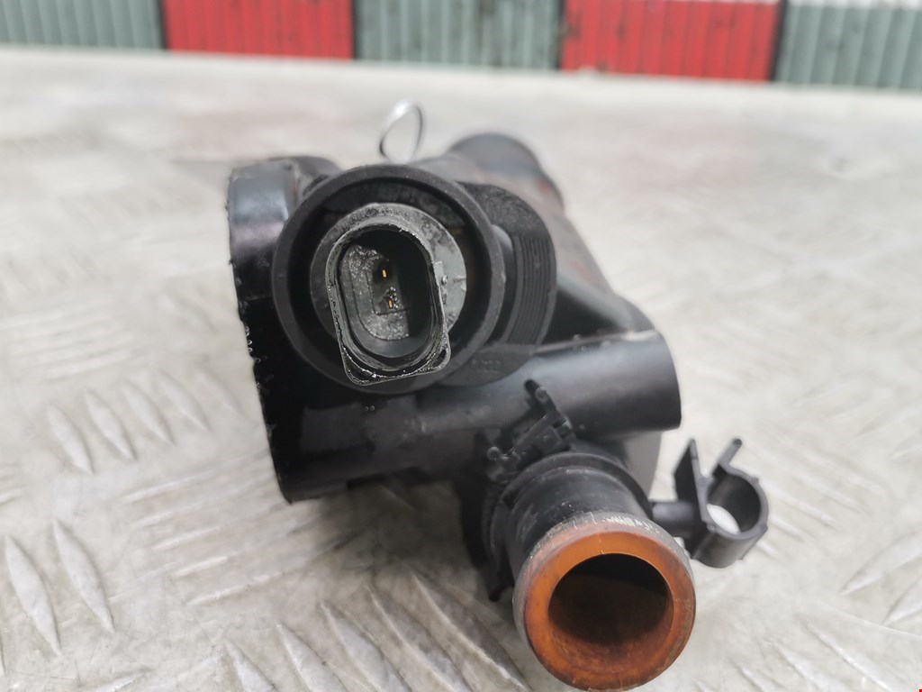 Тройник системы охлаждения SKODA Octavia A5 1Z- 2004-2013