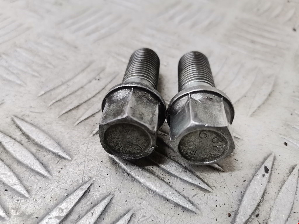 Болты AUDI A4 B8 2007-2015