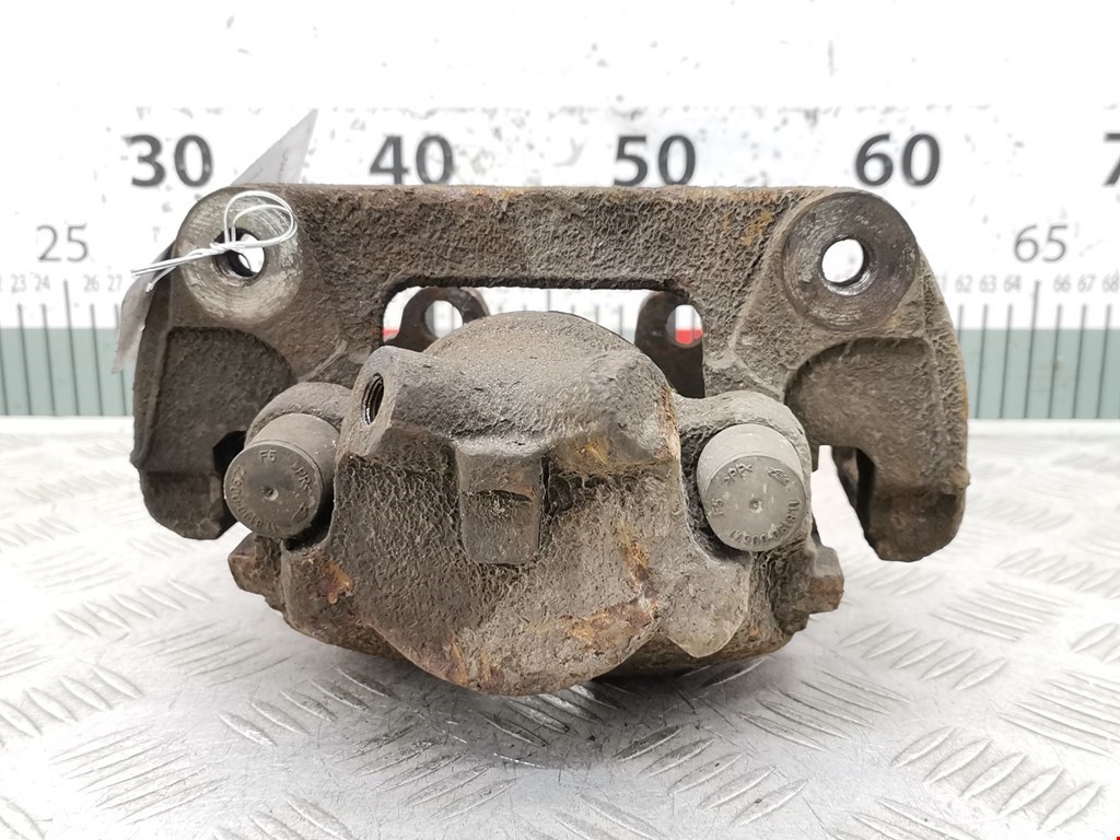 Суппорт передний левый BMW X3 E83 2003-2010