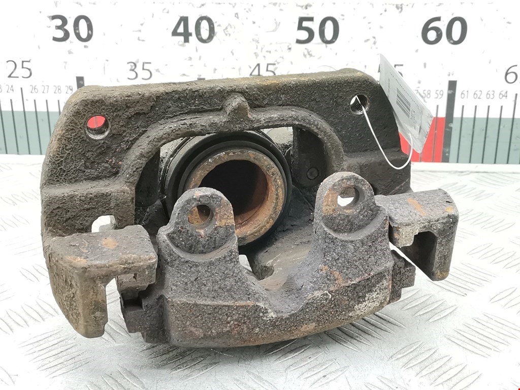 Суппорт передний левый BMW X3 E83 2003-2010