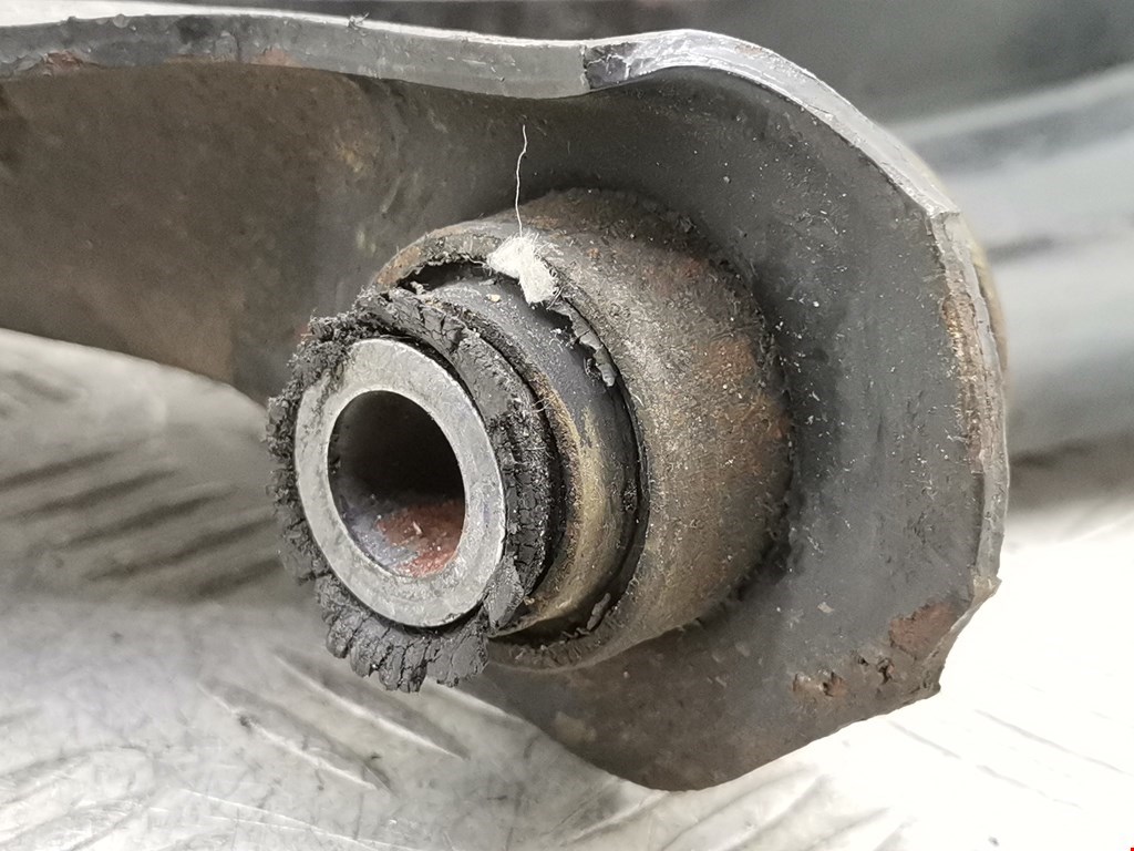 Рычаг передний правый RENAULT Scenic II 2003-2010