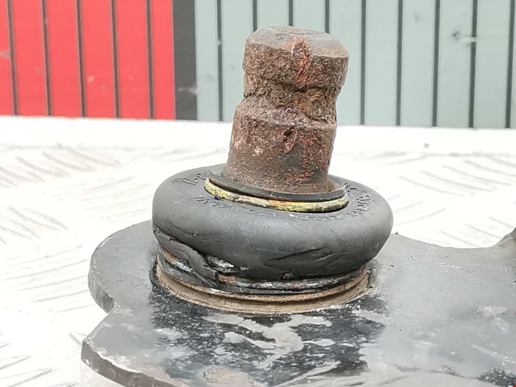 Рычаг передний правый RENAULT Scenic II 2003-2010