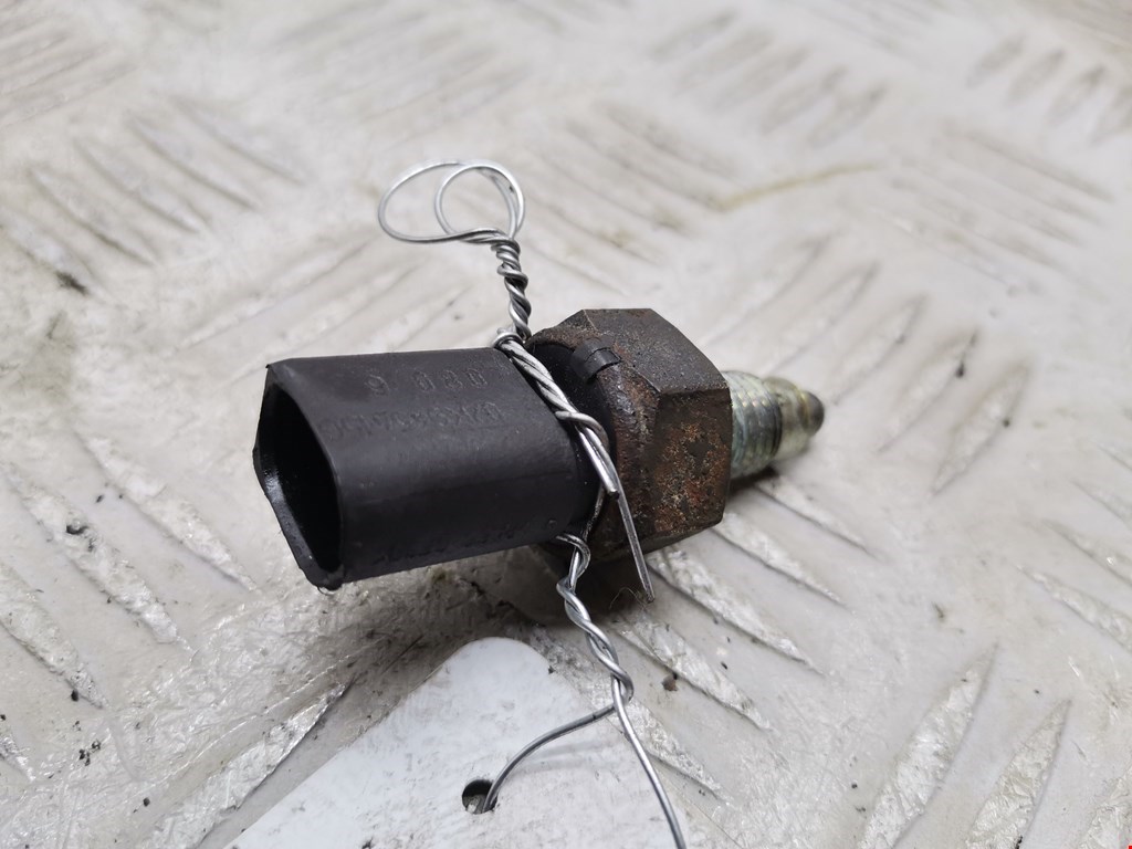 Датчик включения заднего хода VOLKSWAGEN Touran 2003-2010