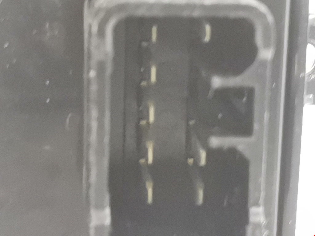 Кнопка стеклоподъемника KIA Cee'd II 2012-2018