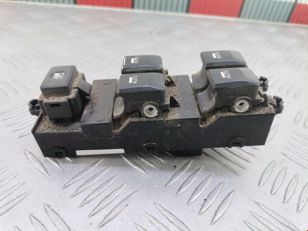 Блок управления стеклоподъемниками KIA Cee'd II 2012-2018