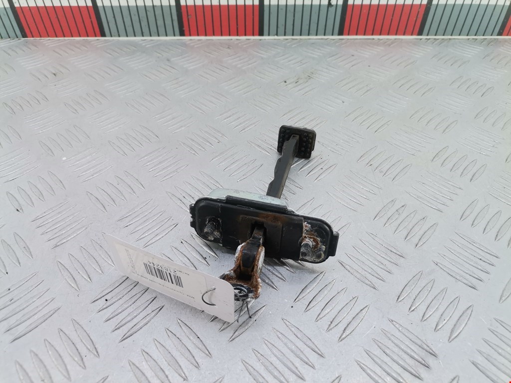 Ограничитель открывания двери KIA Cee'd II 2012-2018