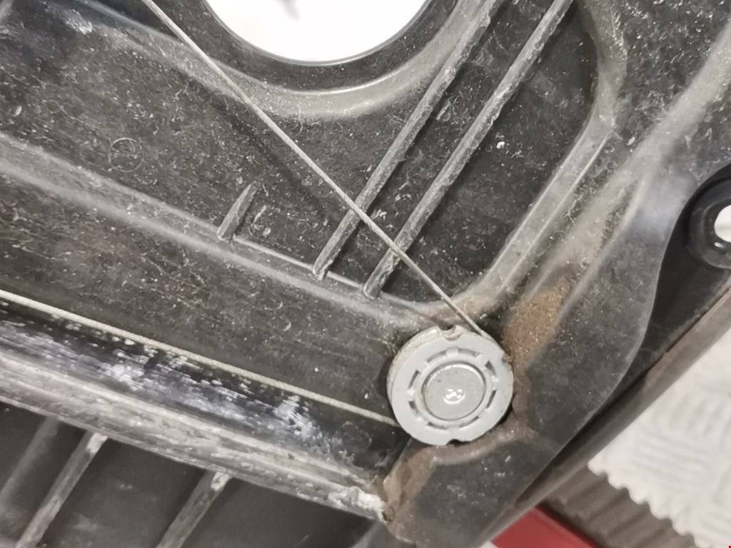 Стеклоподъемник задний правый KIA Cee'd II 2012-2018