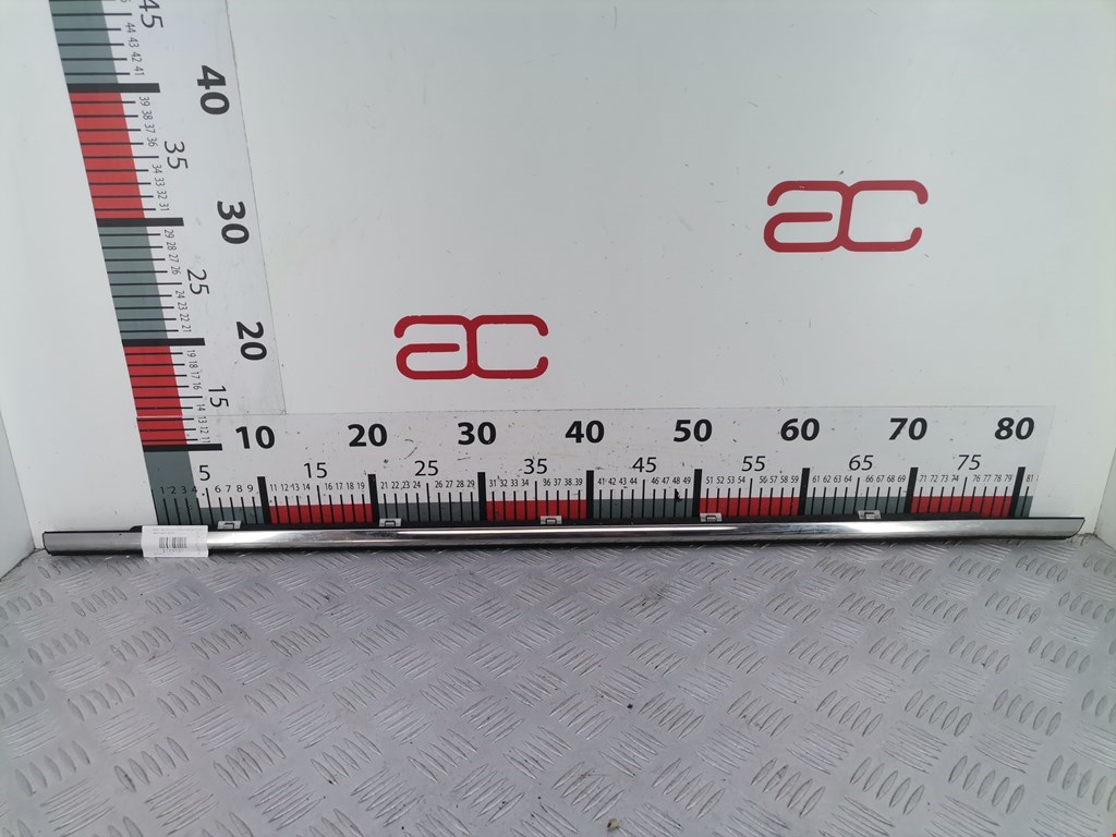 Накладка декоративная (молдинг) стекла двери задней правой Kia Ceed 2 (JD) (2012-2018)