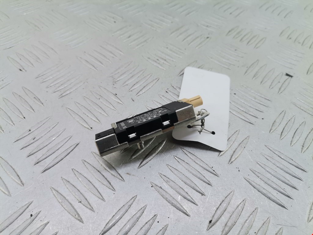 Усилитель антенны AUDI A3 8P 2003-2013