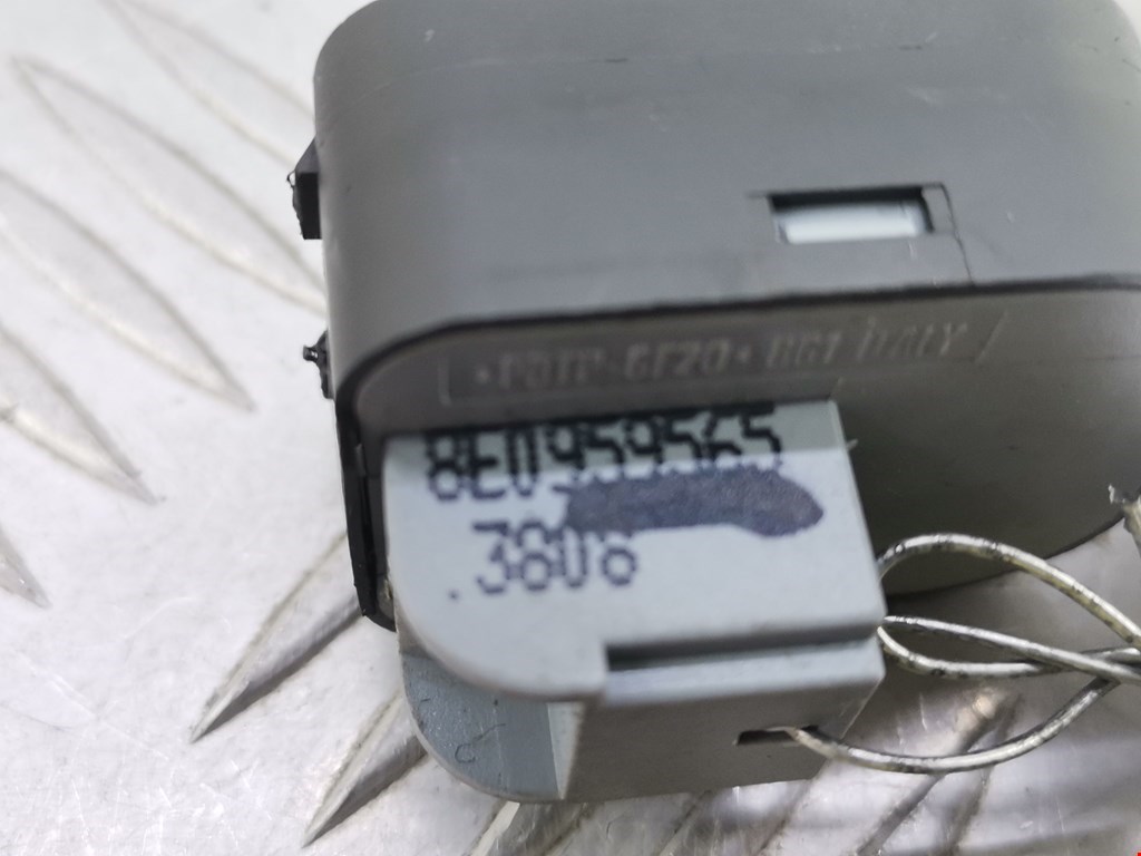 Блок управления зеркалами AUDI A3 8P 2003-2013