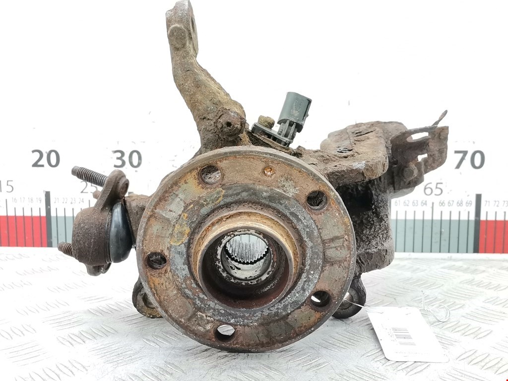 Ступица (кулак цапфа) передняя правая Volkswagen Tiguan 1 (2007-2016)