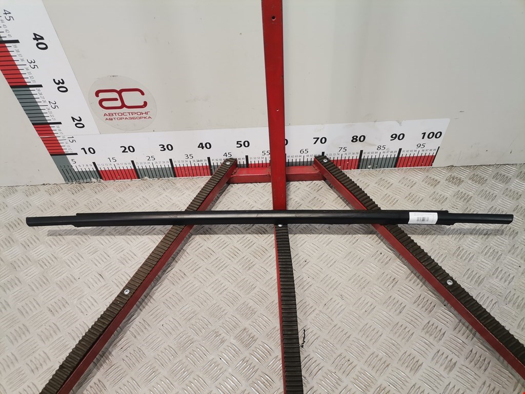 Накладка декоративная (молдинг) стекла двери задней правой Hyundai Santa Fe 2 (CM) (2005-2012)