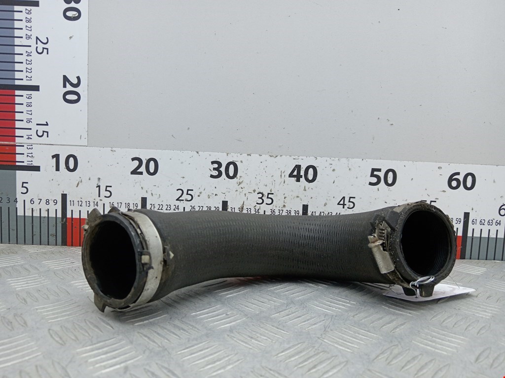 Патрубок интеркулера AUDI A4 B8 2007-2015