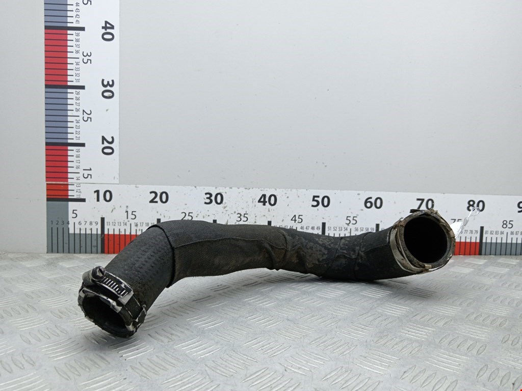 Патрубок интеркулера AUDI A4 B8 2007-2015