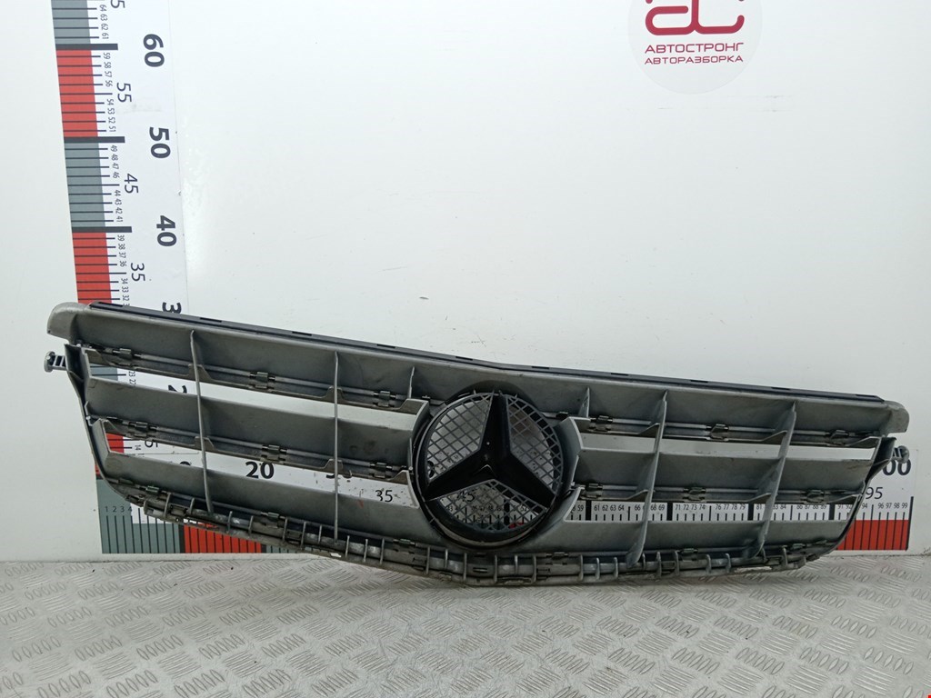 Решетка радиатора MERCEDES-BENZ C-Class C-klasse W204 2007-2015