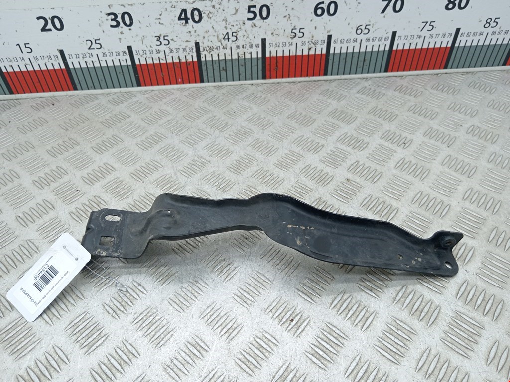 Кронштейн фары правый MERCEDES-BENZ C-Class C-klasse W204 2007-2015