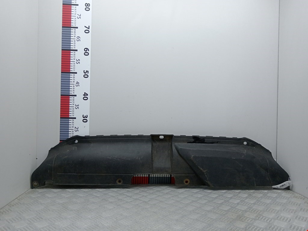 Накладка декоративная под капот (кожух замка капота и прочие) Audi A4 B8 (2007-2015)